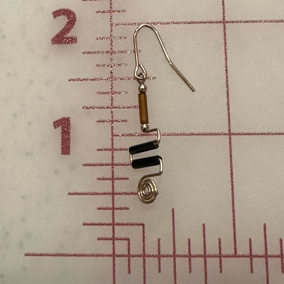 3/$35 Elongated Architectural designed Gold filled wire earrings - Picture 5 of 7